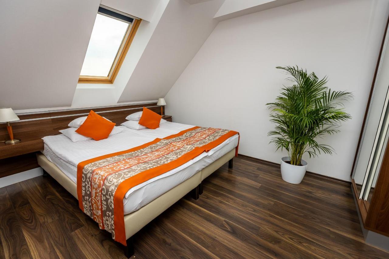 Vinosseum Bor- Es Apartmanhaz Apartment *